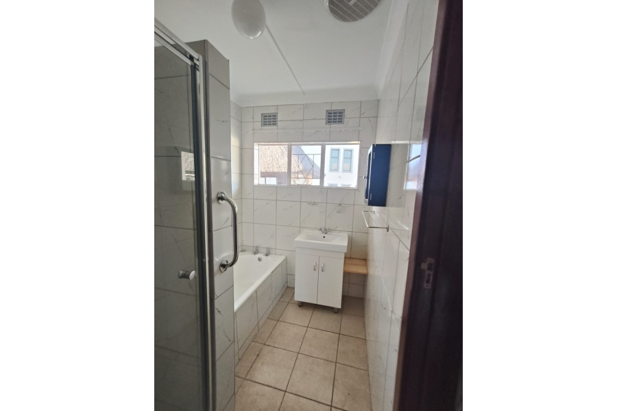 To Let 3 Bedroom Property for Rent in Beacon Bay Eastern Cape